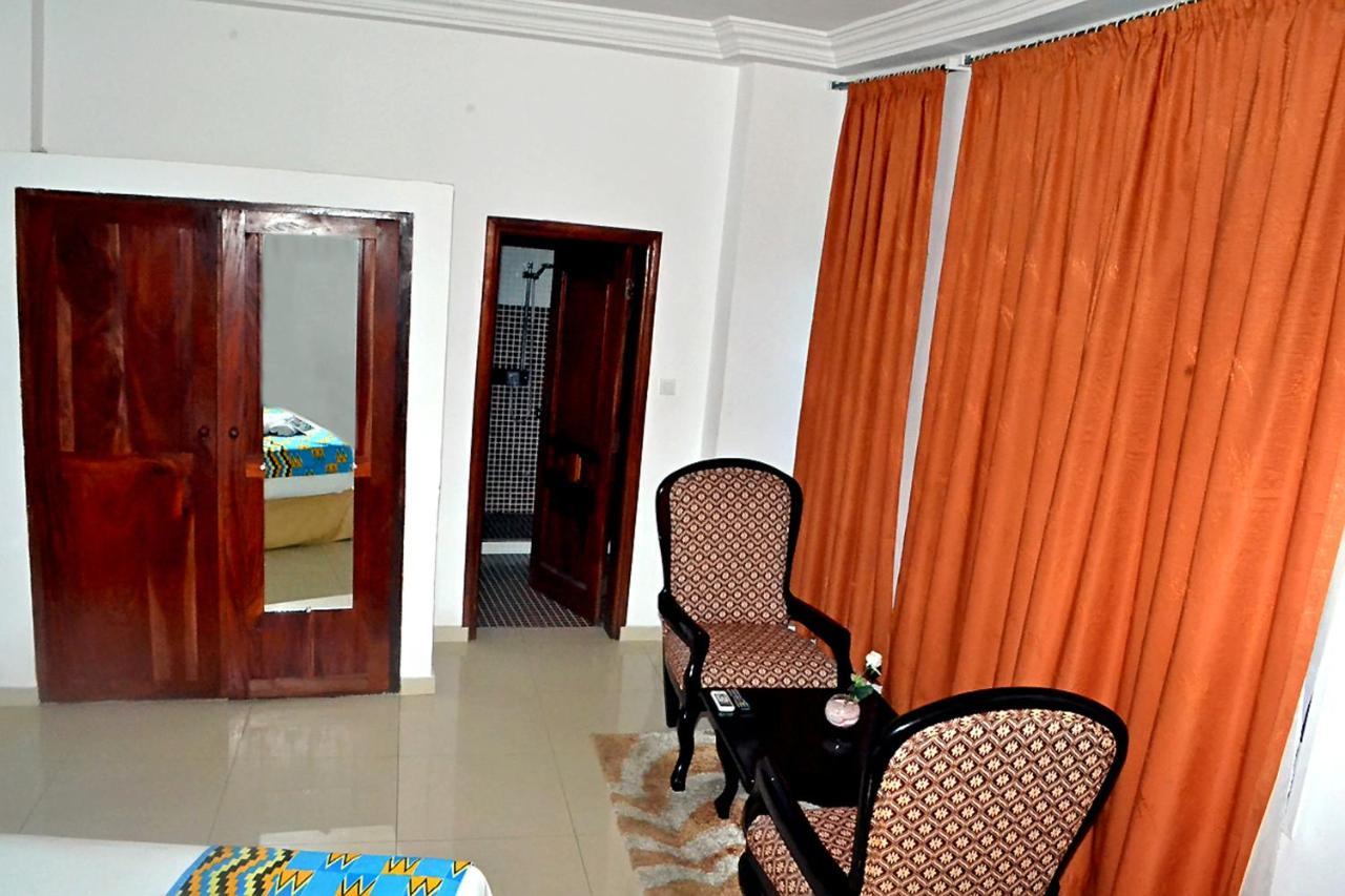 Hotel Bkbg Lomé Esterno foto